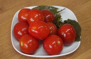 Польза и вред солёных помидоров