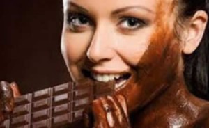 Польза шоколада для организма женщины thumbnail