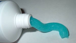 Польза и вред фторсодержащих зубных паст