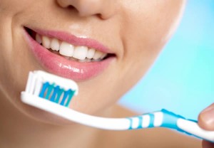 Полезны или вредны фторсодержащие зубные пасты?